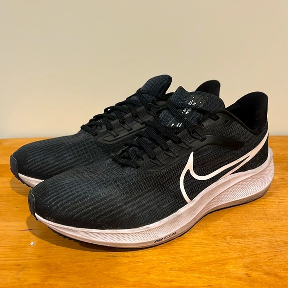 NIKE Air Zoom Pegasus 39 Road Running Men’s 9 Black White Shoes Sneakers - Picture 3 of 14
